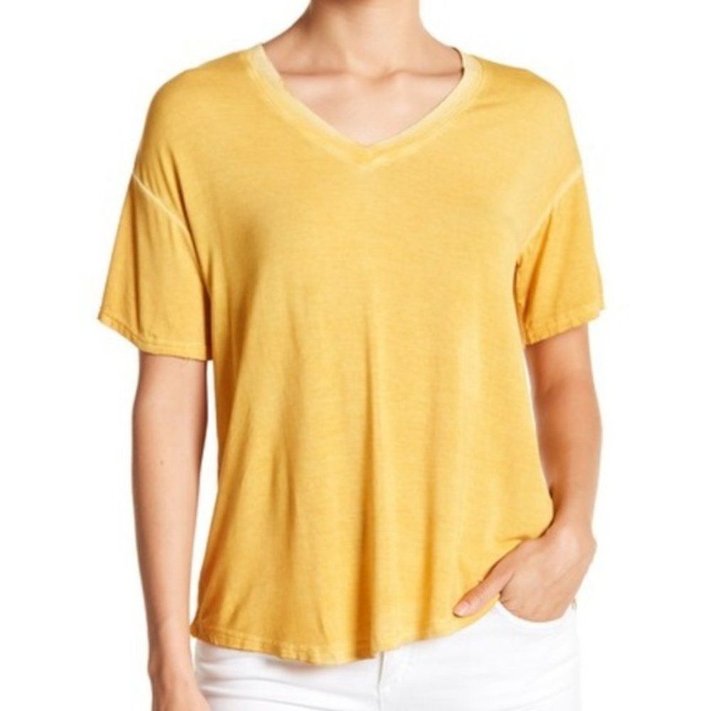 Abound Washed off short sleeve V-Neck Hi-Lo yellow Tee